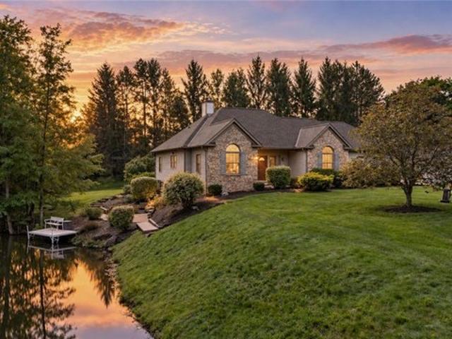 House for sale in Chardon, Geauga County