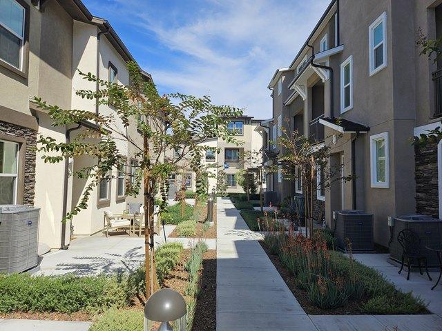 Townhouse for rent in Santa Fe Springs, California