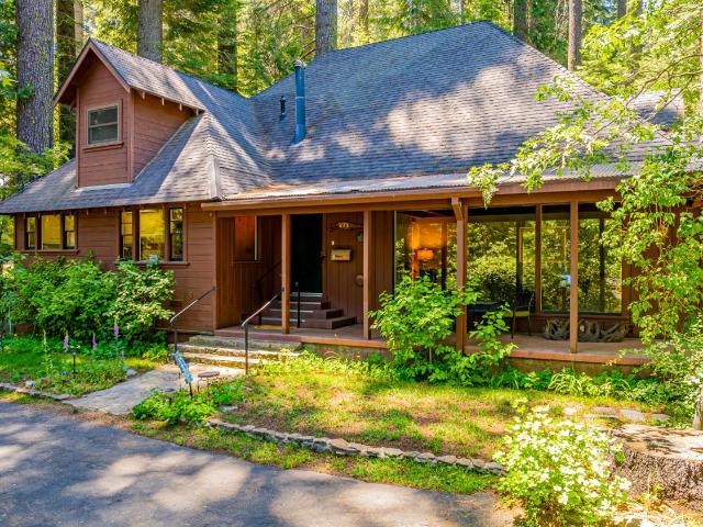 House for sale in Fish Camp, California