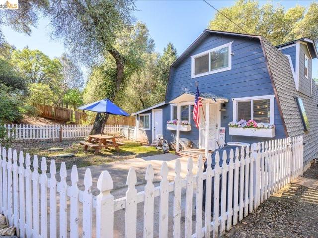 House for sale in Jamestown, California
