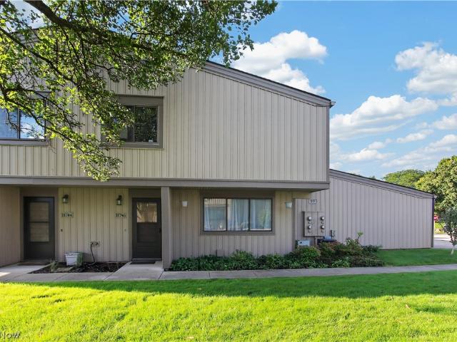 Condo for sale in Harbour Light, North Royalton