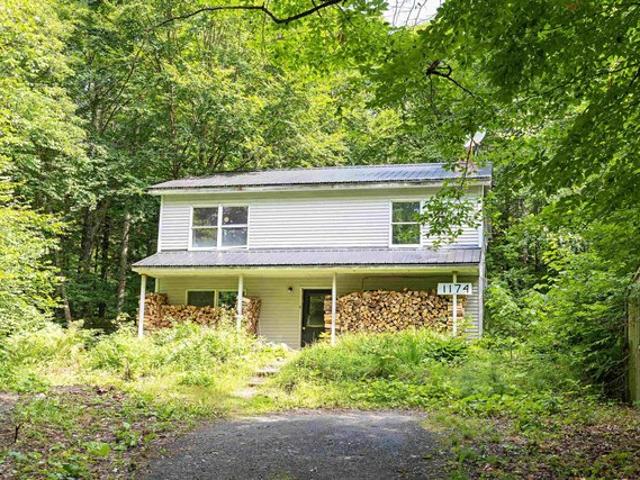 House for sale in Lower Waterford, Vermont