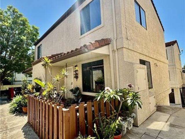 Condo for sale in Lakewood, Los Angeles County