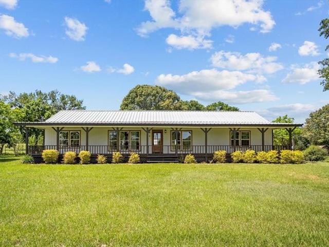 House for sale in Crockett, Texas