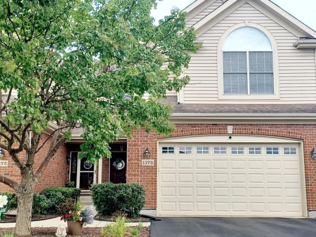 Townhouse for sale in Mchenry, Illinois