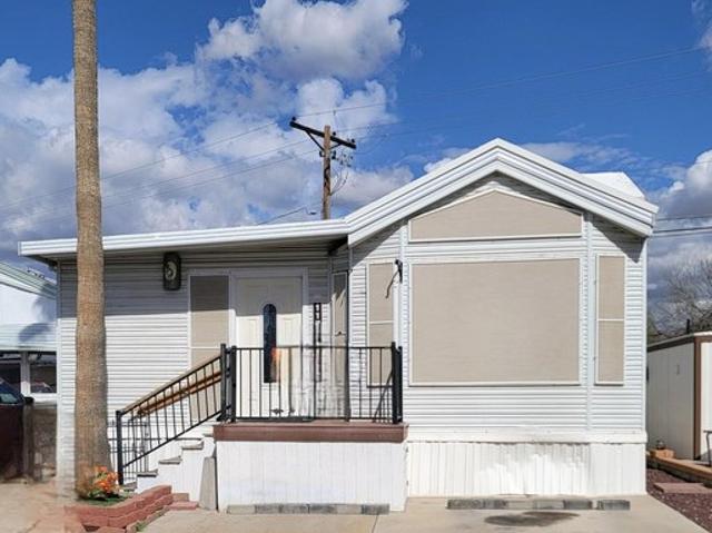 House for sale in Apache Junction, Arizona