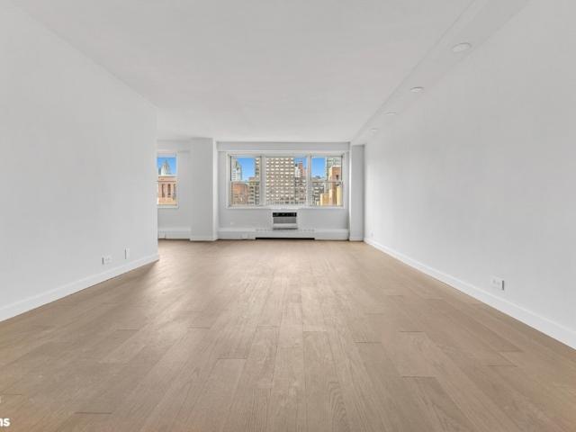 Apartment for sale in Arverne, New York