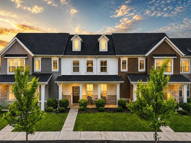 Townhouse for sale in Crown Point, Indiana