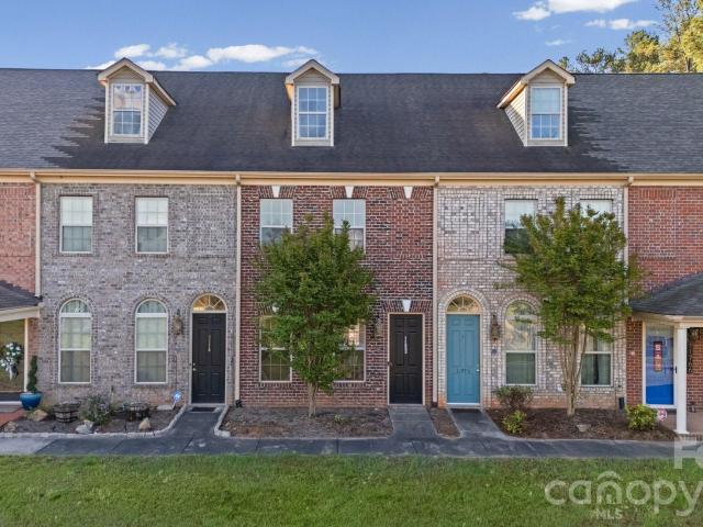 Townhouse for sale in Locust, Cabarrus County