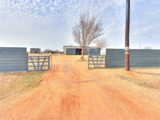 House for sale in Cashion, Oklahoma