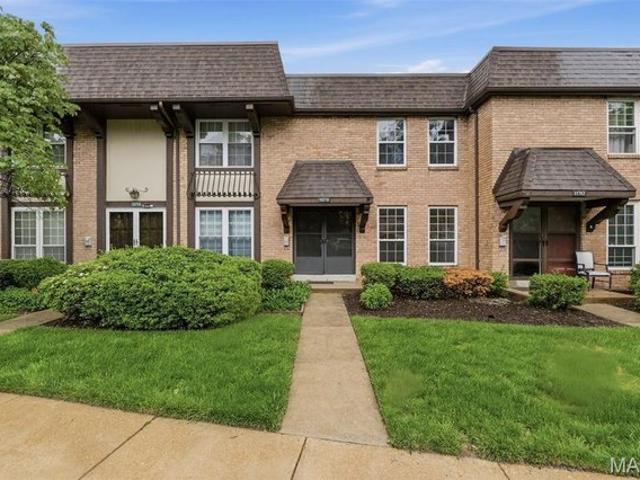 Townhouse for sale in Creve Coeur, Missouri