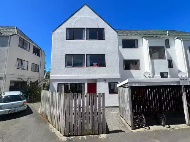 House for rent in Otakou