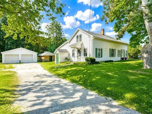 House for sale in Fruitland, Town of Ontario