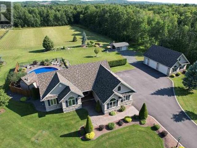 House for sale in Sault Sainte Marie, Ontario