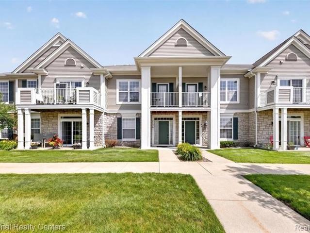 Condo for sale in Troy, Michigan