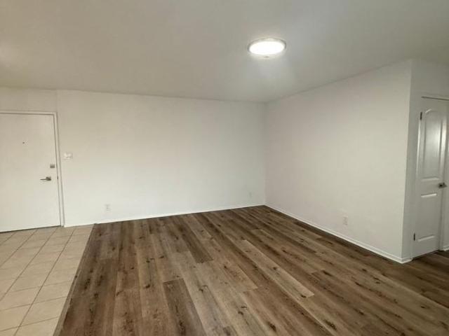 Apartment for rent in Canoga Park, California