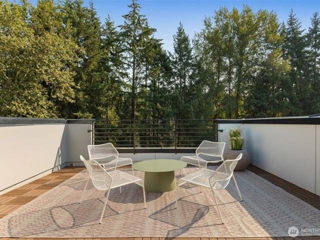 Townhouse for sale in Bellevue, Washington
