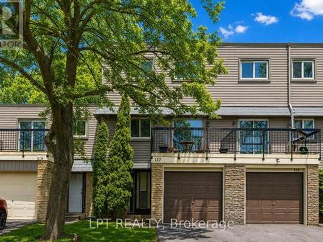 Townhouse for sale in Mississauga, Ontario