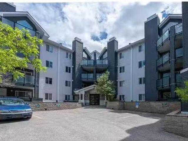 Condo for sale in Signal Hill, Calgary