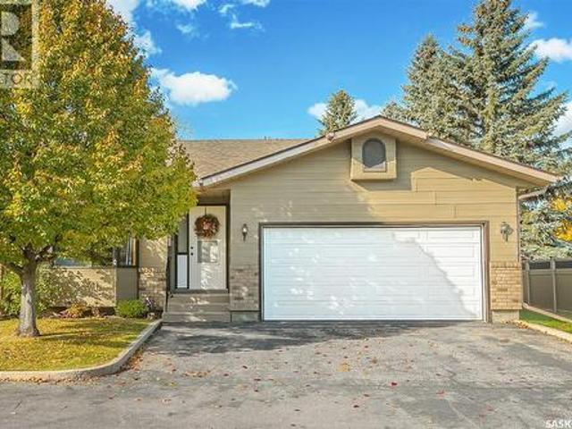 Townhouse for sale in Lakewood, Saskatoon