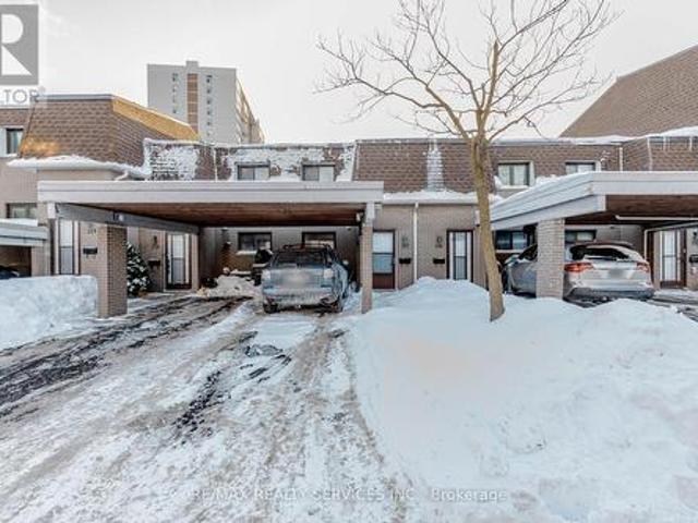 Townhouse for sale in Georgina, Ontario