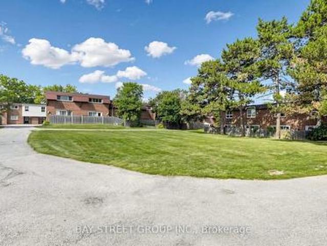 Townhouse for sale in Woburn, Ontario