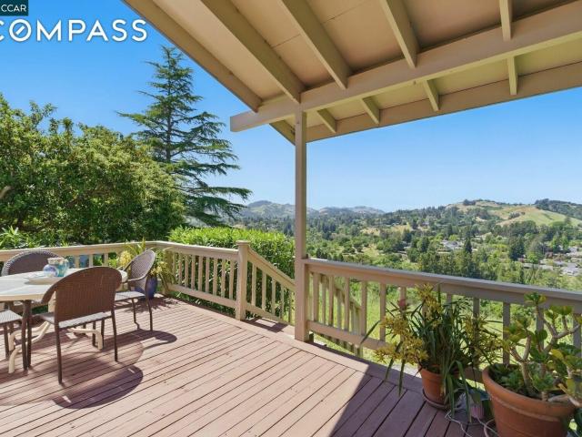 Townhouse for sale in Moraga