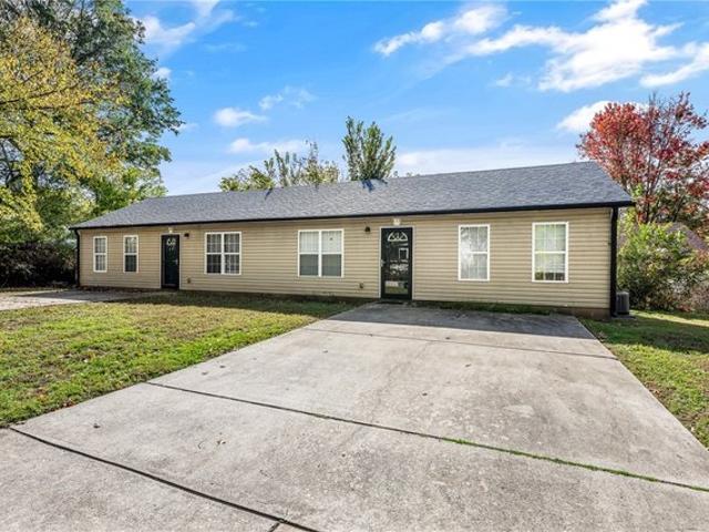 House for sale in Fayetteville, Washington County