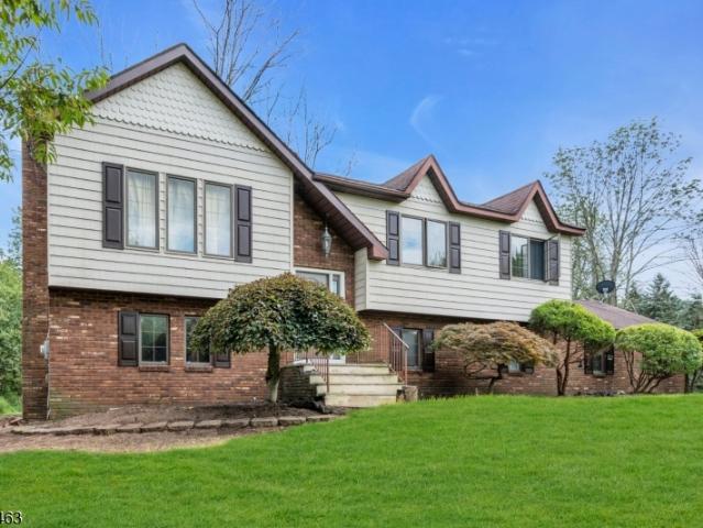 House for sale in Roys, Wantage