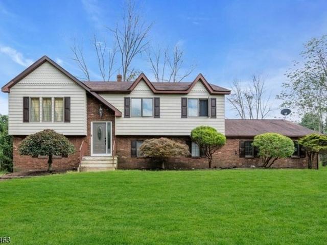 House for sale in Roys, Wantage