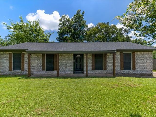 House for sale in Clute, Brazoria County