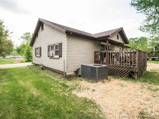 House for sale in Henryville, Indiana
