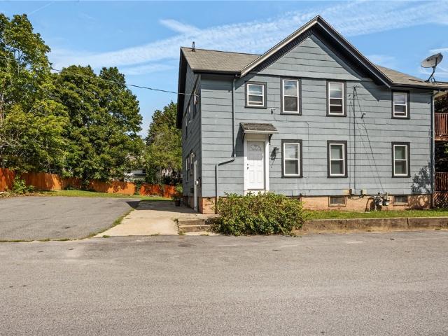 House for sale in Lincoln, Rhode Island