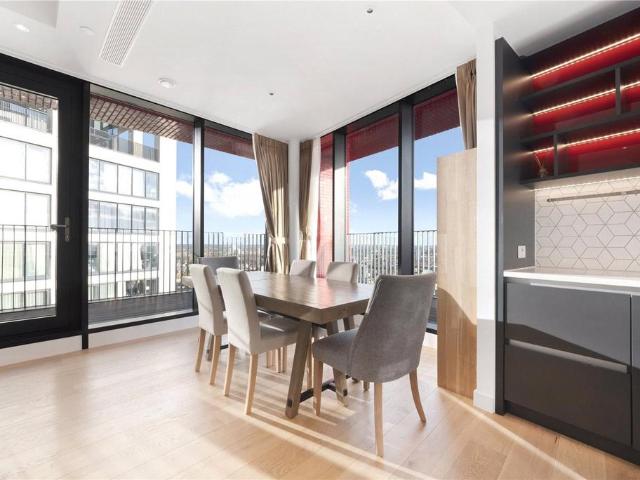 Apartment for rent in London City Island, Greater London
