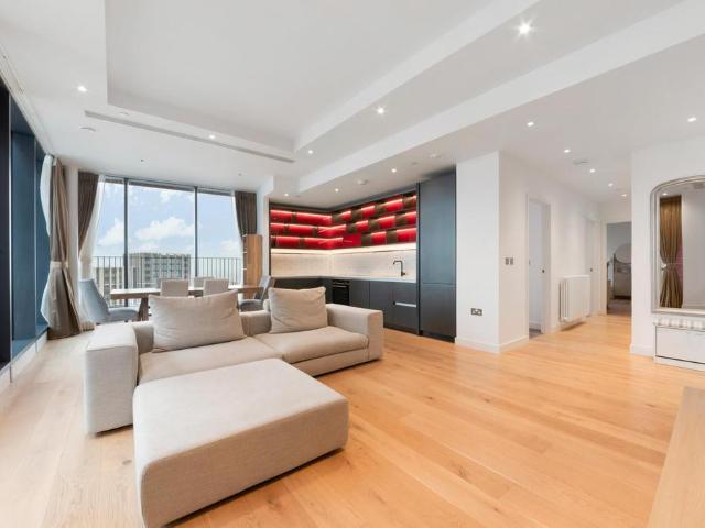 Apartment for rent in London City Island, Greater London