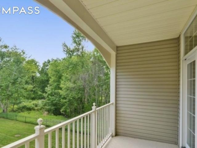 Townhouse for rent in Livingston, New Jersey