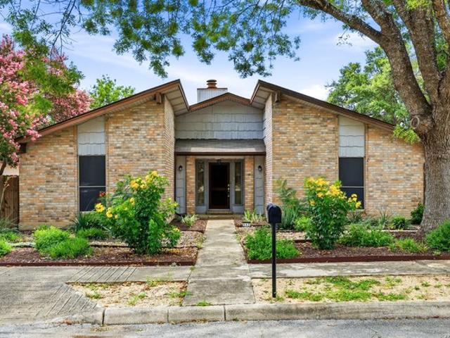 House for sale in Universal City, Texas