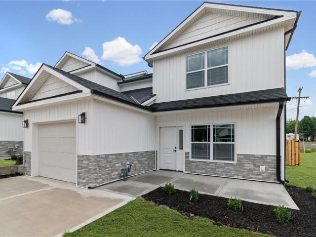 Townhouse for sale in Ray, Missouri