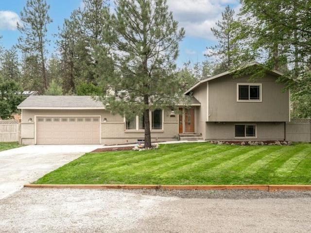 House for sale in Nine Mile Falls, Washington