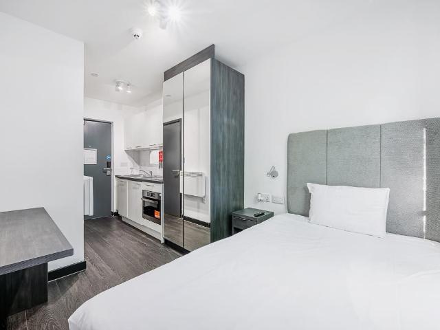 Studio for rent in London Borough of Ealing, Greater London