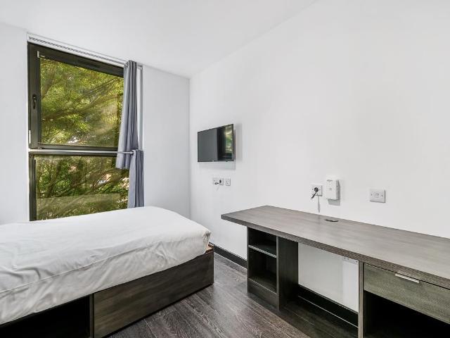 Studio for rent in London Borough of Ealing, Greater London