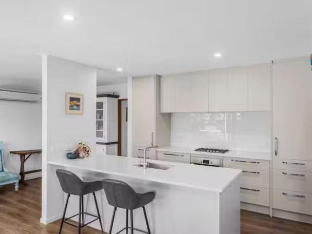 House for sale in Chaslands, Canterbury