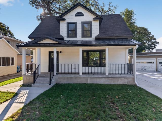 House for sale in Oglesby, LaSalle County