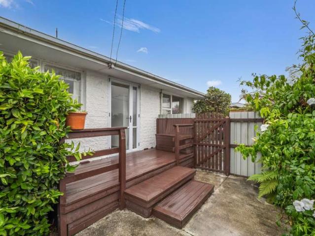 Apartment for sale in Chaslands, Canterbury