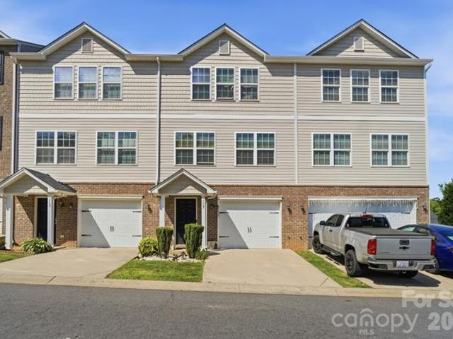 Townhouse for sale in Mount Holly, North Carolina