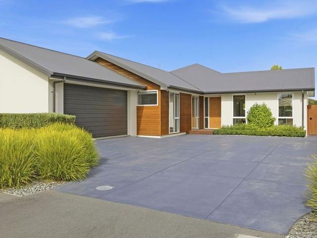 House for rent in Chaslands, Canterbury