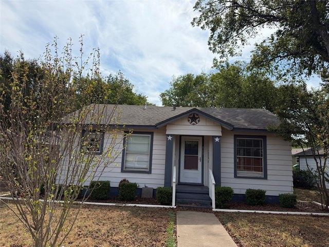 House for sale in Smith-Fairview, Cleburne
