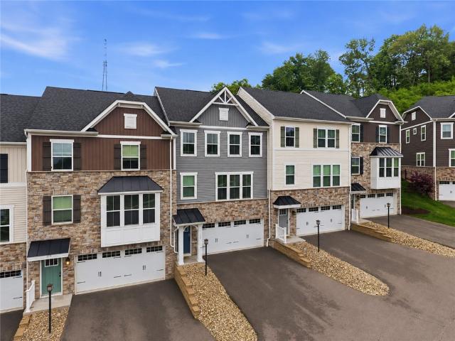 Townhouse for sale in Cranberry Twp, Pennsylvania