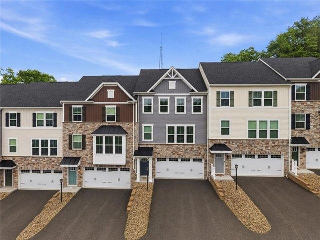 Townhouse for sale in Cranberry Twp, Pennsylvania