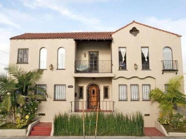 Apartment for rent in Canoga Park, California